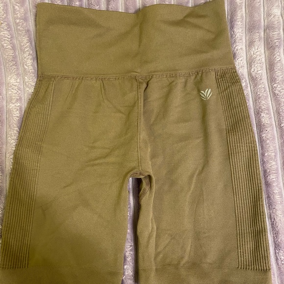 Forever21 biker short - Picture 1 of 3